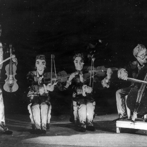 3 violinisti e un violista dell'Orchesta Viennese sul palcoscenico